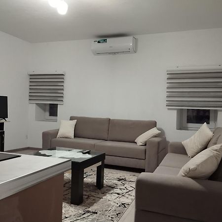 Erteo Guest House Pogradec Bagian luar foto
